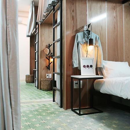 Sgn Living Bed & Breakfast Хошимин Екстериор снимка